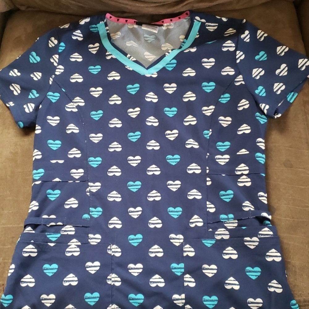 Scrub top